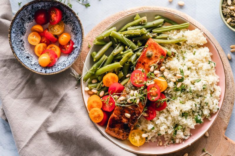 SWIISH-HONEY-SOY-SALMON-WITH-CAULIFLOWER-RICE