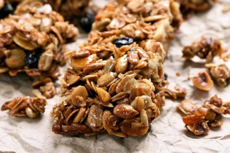 SWIISH-5-INGREDIENT-NO-BAKE-BREKKIE-BARS