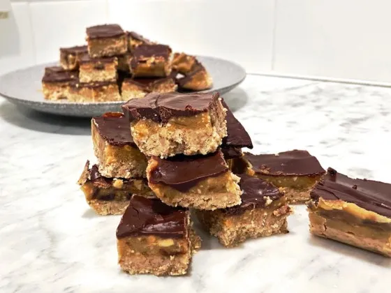 GOOEY-CHOC-CARAMEL-SLICE