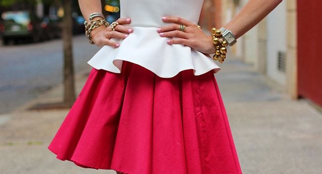 falda roja  Red skater skirt outfit, Red skater skirt, Trendy skirts